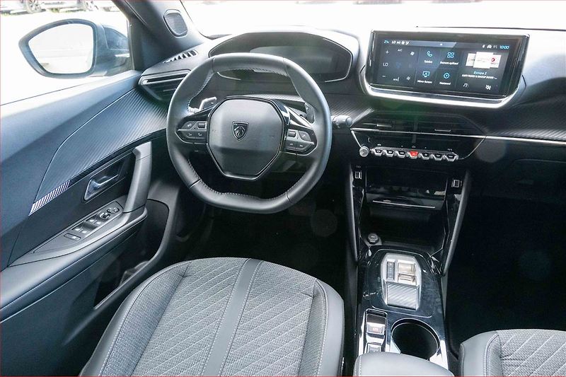 Peugeot 2008 (2025) Allure 1.2 PureTech - fotka 7 z 18