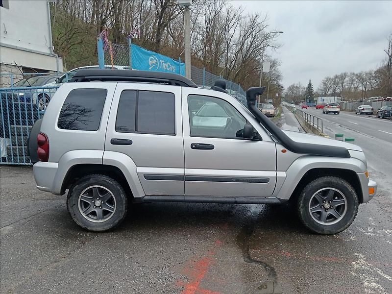 Jeep Cherokee 2,8 CRD - fotka 13 z 20