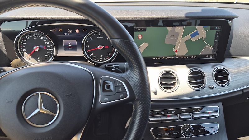 Mercedes-Benz Třídy E 350d 4Matic Exclusive - fotka 12 z 21
