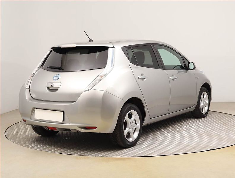 Nissan Leaf (2015) 24 kWh, SoH 83%, Automat - fotka 5 z 27