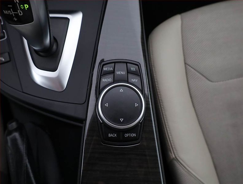 BMW Řada 3 (2015) Luxury Line 320i xDrive GT - fotka 11 z 20