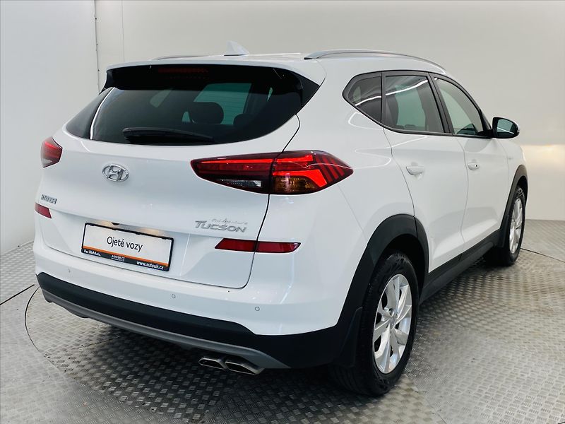 Hyundai Tucson 1,6 T-GDi 130kW 4x4 - fotka 2 z 26