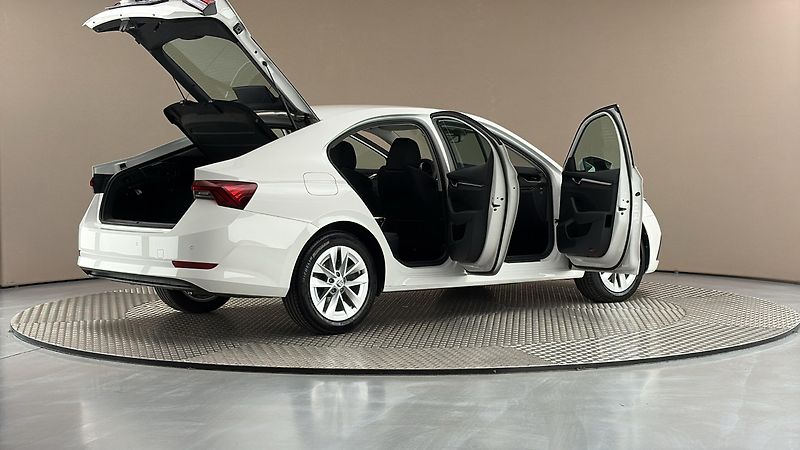 Škoda Octavia 2.0 TDI Style - fotka 6 z 26