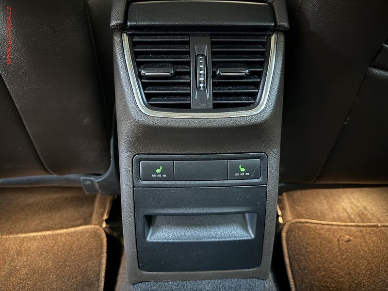 Škoda Octavia (2016) 2.0 TDi, ČR, L&K, DSG, +ALU - fotka 25 z 26