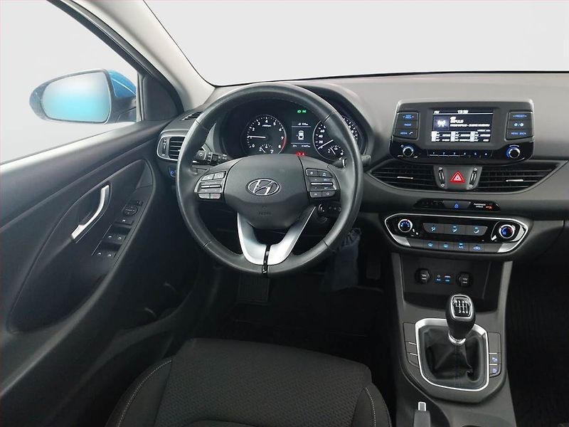 Hyundai i30 (2017) Trikolor 1.0 T-GDI, Serv.kniha - fotka 7 z 18