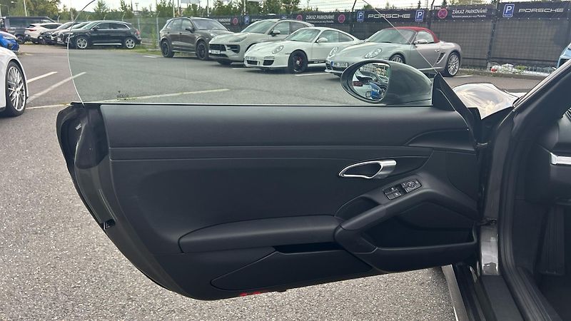 Porsche Boxster 718 - fotka 20 z 29
