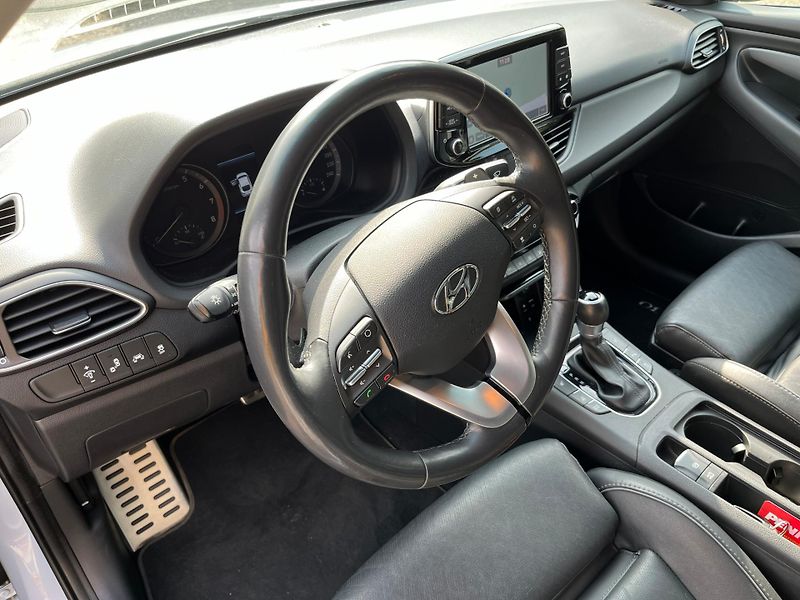 Hyundai i30 (2018) 1.4 T-GDI Premium Style - chip - fotka 12 z 19