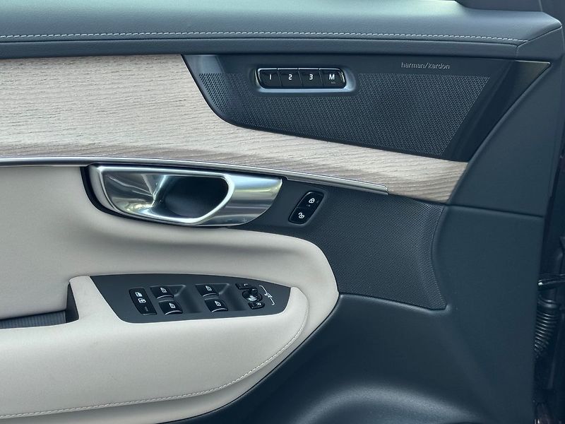 Volvo XC90 PLUS B5, 360°, VZDUCH, VENTILA - fotka 9 z 25