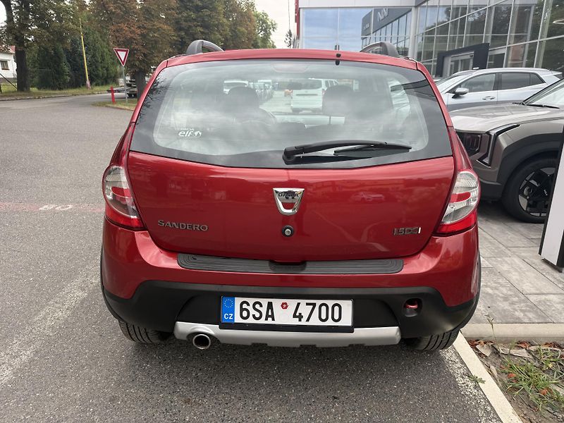 Dacia Sandero 1.5DCi - fotka 8 z 9