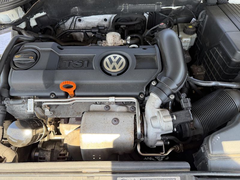 Volkswagen Scirocco 1.4 TSI 90KW PANORAMA ROZVODY - fotka 36 z 37