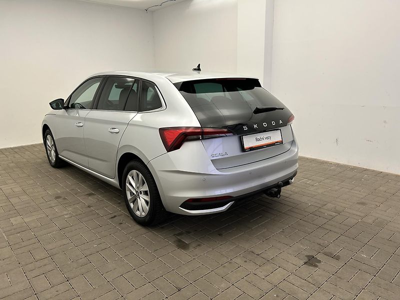 Škoda Scala 1.0 TSI Top selection - fotka 21 z 24