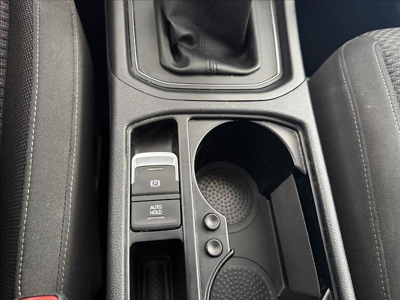 Volkswagen Touran 1,2   TSI,COMFORTLINE,SERVISKA - fotka 18 z 22