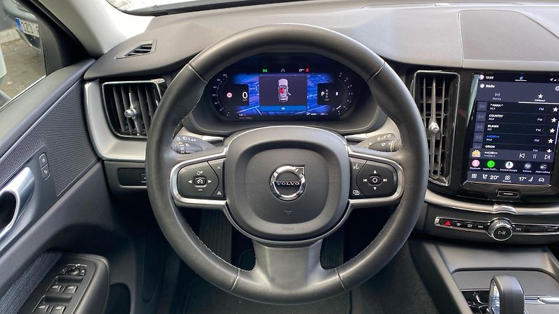 Volvo XC60 CORE, B4 AWD, 145+10 kW / 197+ - fotka 12 z 35