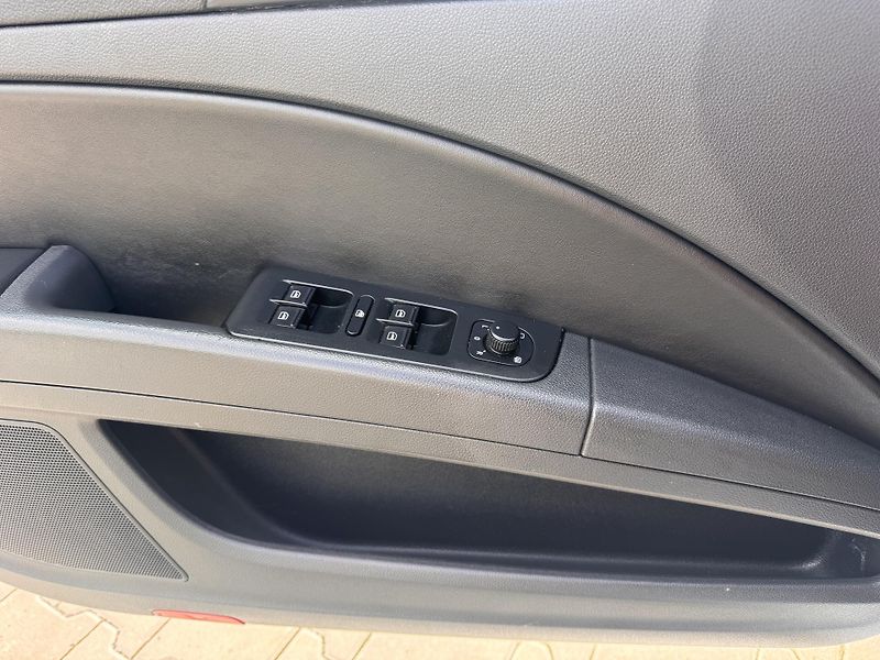 Škoda Superb 2.0TDI 103Kw DSG Elegance - fotka 12 z 18