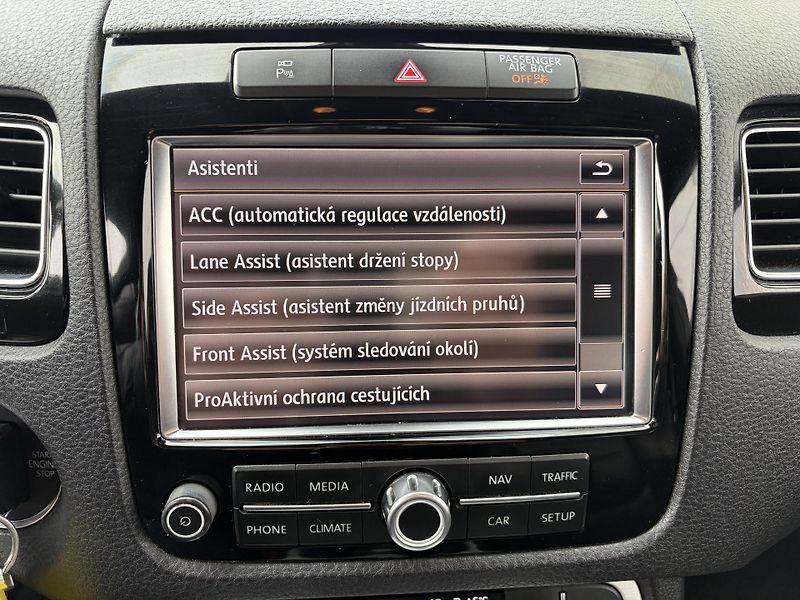 Volkswagen Touareg (2011) 180kW/PLNÝ SERVIS/N.ROZVODY/ - fotka 14 z 22
