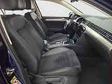 Volkswagen Passat (2018) R-Line 2.0 TDI, Kůže, Tempomat - náhled 9