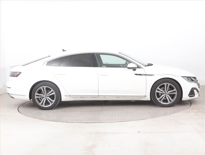 Volkswagen Arteon (2021) R-line 1.5 TSI - fotka 6 z 16
