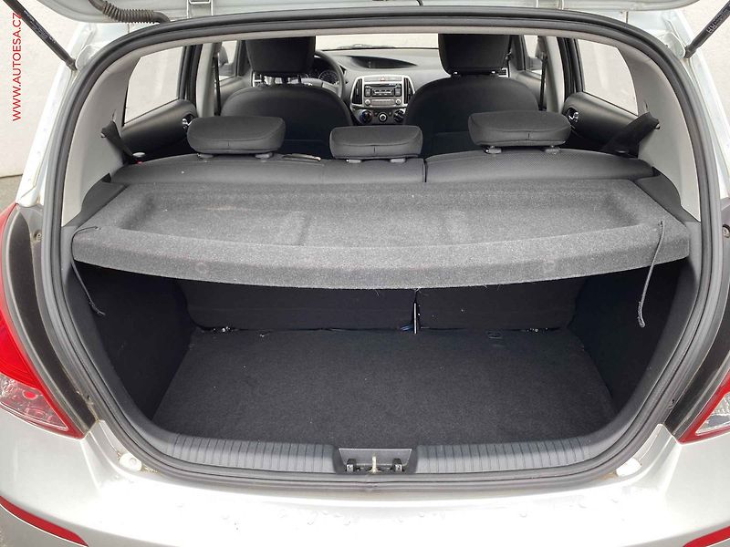 Hyundai i20 (2013) 1.2i, ČR, AC - fotka 7 z 15