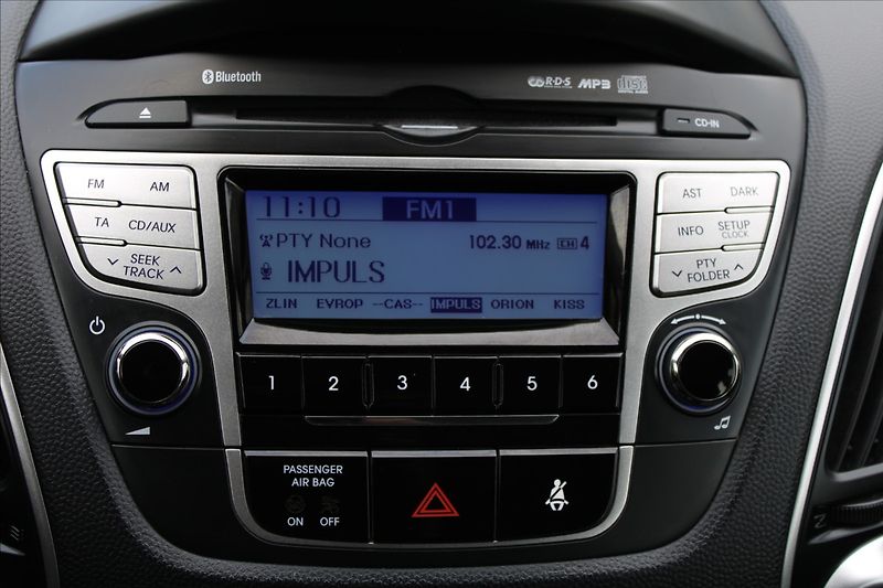 Hyundai ix35 1,6 i  ČR,TAŽNÉ,TRIKOLOR PLUS - fotka 11 z 27
