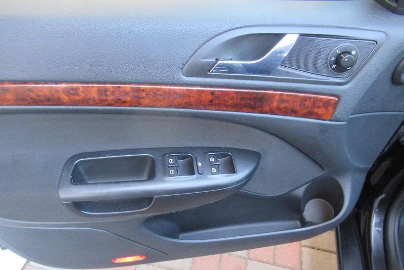 Škoda Octavia 1.4 TSi ELEGANCE EL.ŠÍBR XENON - fotka 18 z 35