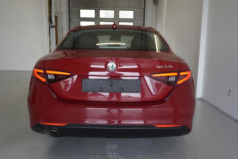 Alfa Romeo Giulia 2.0 TURBO 147kW, 66 000KM !!! - fotka 6 z 26