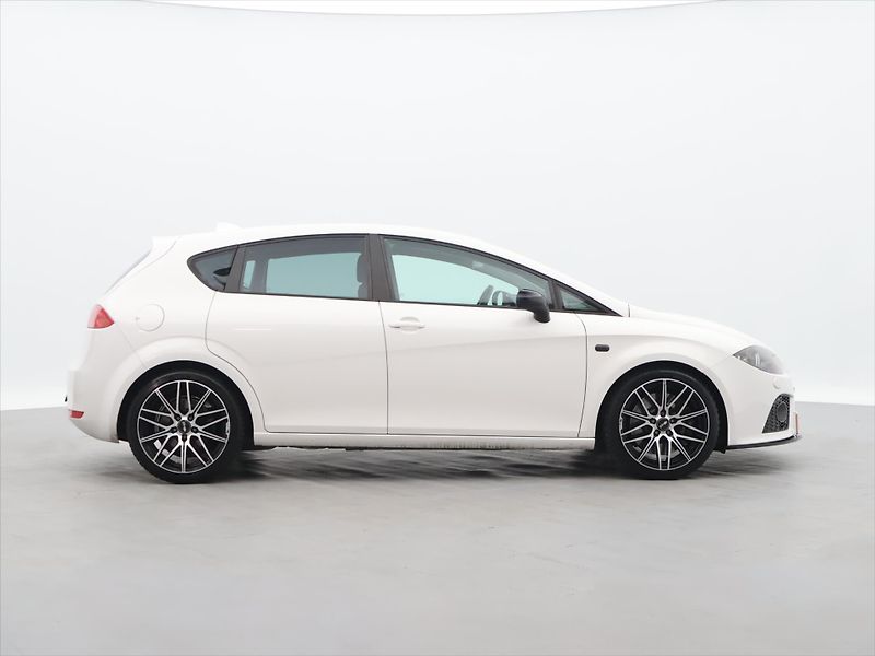 Seat Leon 2,0 TFSI 180kW FR - fotka 8 z 30