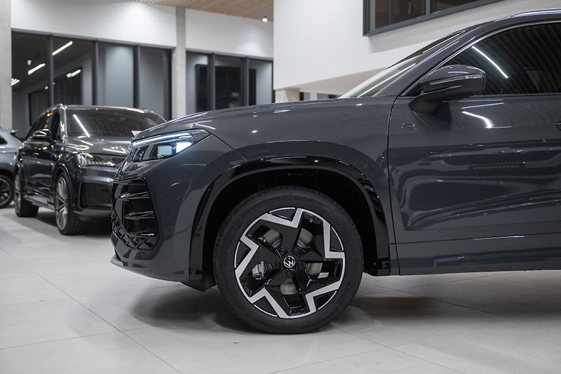 Volkswagen Tayron (2026) R-LINE 4X4 142KW NOVÉ VOZIDLO! - fotka 9 z 54