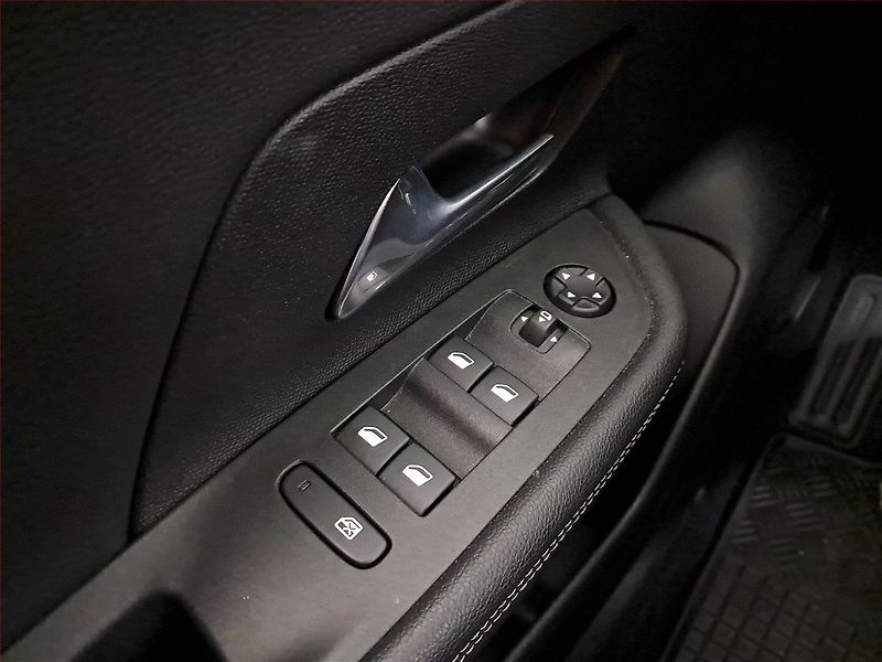 Opel Mokka (2022) 1.2 Turbo - fotka 20 z 20