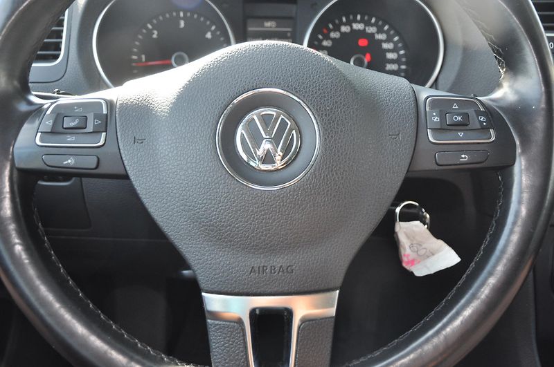 Volkswagen Golf VI 1.6TDi 77kW KOMBI - fotka 11 z 17
