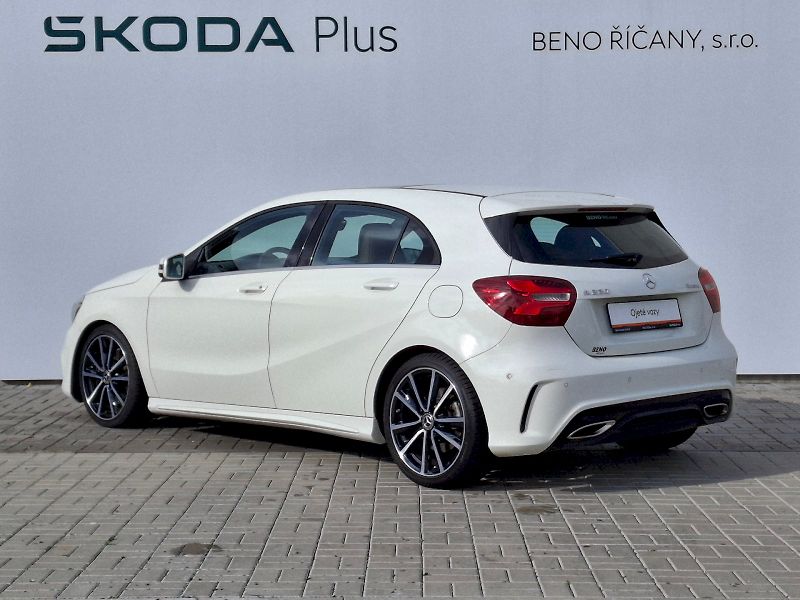 Mercedes-Benz Třídy A (2017) AMG Automat 4 Matic 2,0i 135kW - fotka 11 z 35