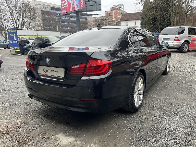 BMW Řada 5 (2014) 2,0D 135Kw NAVI,SV.KŮŽE,XENON - fotka 5 z 17