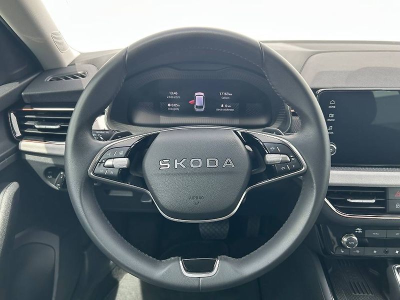Škoda Scala Top Selection 7DSG 1,0TSI - fotka 11 z 24