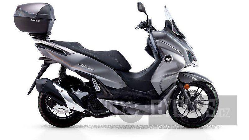 QJ Motor (2026) MTX 125 Hybrid + top box - fotka 5 z 20