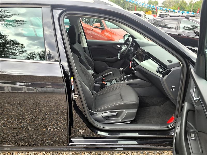 Škoda Kamiq 1,0 TSI,TFT,NAVI,VÝHŘEV,KLIMA - fotka 12 z 50