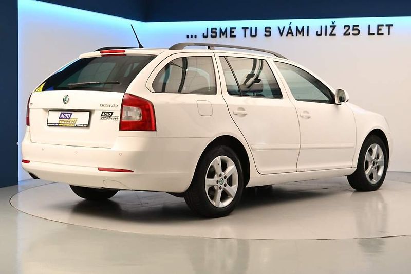 Škoda Octavia (2012) 1.6 ELEGANCE TDI - fotka 5 z 21