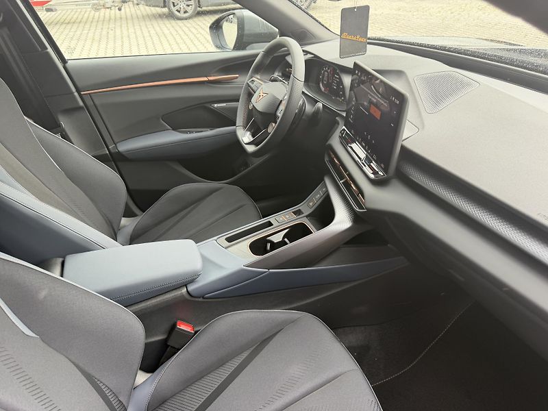 Cupra Terramar (2026) 2.0TSI 150kW 4WD R20 NT ZÁR 5L - fotka 25 z 37