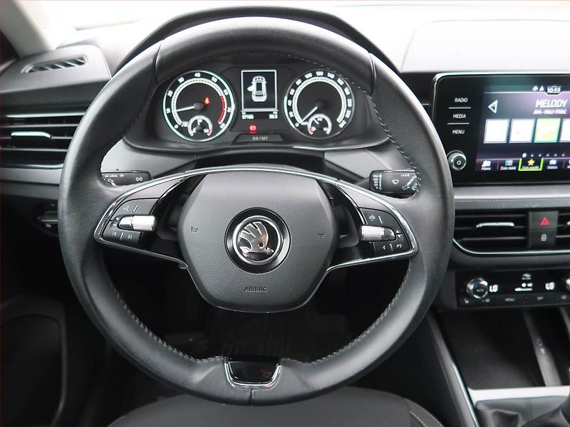 Škoda Kamiq (2023) 1.0 TSI, Tempomat - fotka 17 z 17