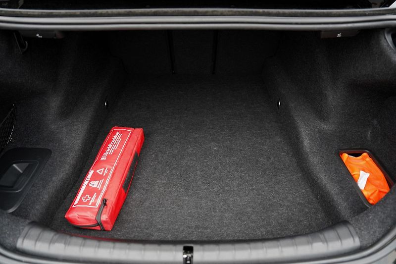 BMW Řada 5 M550i xDrive/Lasery,HUD/530PS - fotka 12 z 44