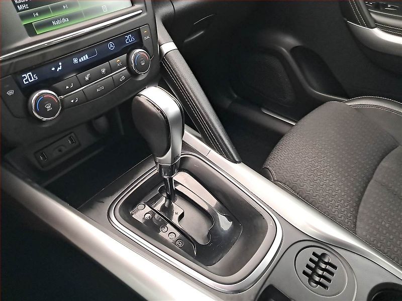 Renault Kadjar (2016) 1.5 dCi, Automat, Serv.kniha - fotka 16 z 18