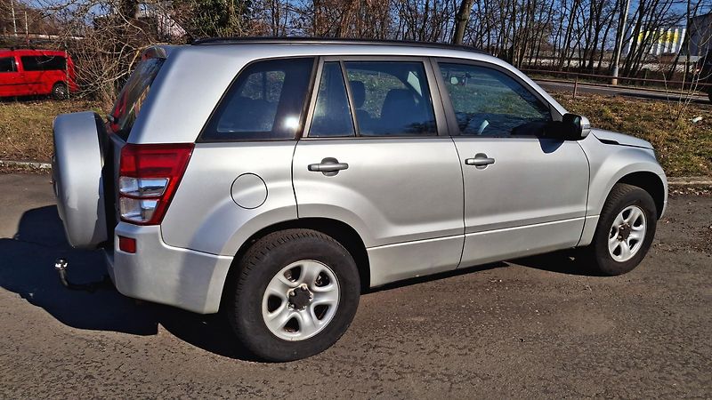 Suzuki Grand Vitara 2.0  4x4 servisní historie - fotka 5 z 46