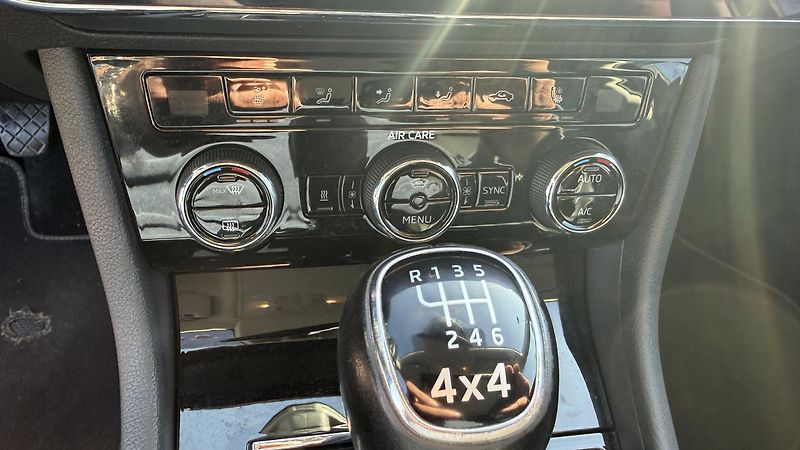 Škoda Superb (2017) 2.0TDI 110KW MANUAL 4X4  - fotka 17 z 25
