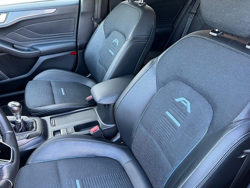 Ford Focus (2021) Active X 1.5 88KW! Tažné! LED - fotka 17 z 45