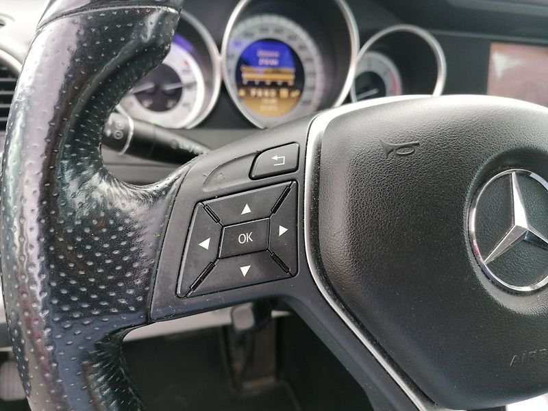 Mercedes-Benz Třídy C (2011) 300 CDi 4Matic,ČR. 1.majitel - fotka 16 z 23
