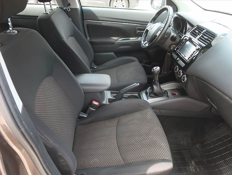Mitsubishi ASX (2018) 1.6 MIVEC, Serv.kniha, Navi - fotka 9 z 17