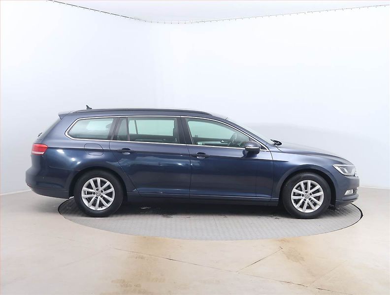 Volkswagen Passat (2015) Comfortline 1.6 TDI, Navi - fotka 6 z 15
