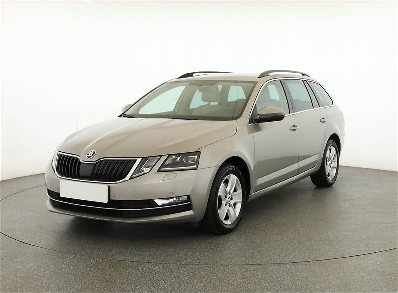 Škoda Octavia (2019) Ambition 2.0 TDI, Serv.kniha - fotka 2 z 17