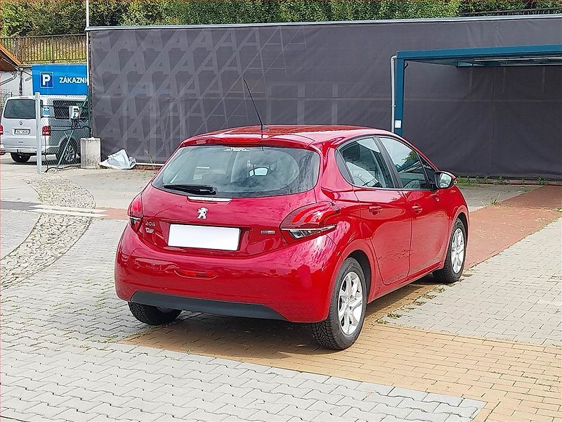 Peugeot 208 (2016) 1.2 PureTech, ČR,1.maj - fotka 5 z 14
