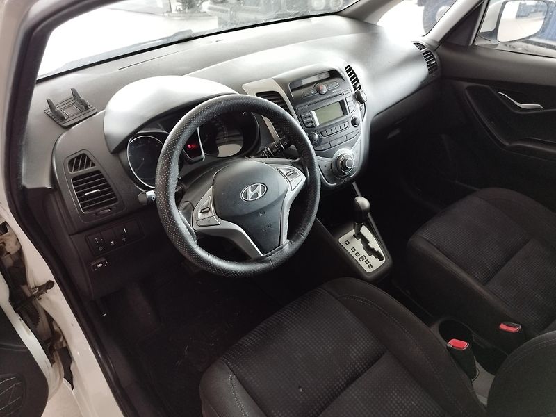 Hyundai ix20 (2012) 1,6i,91KW,AUTOMAT,ALU,TAŽ,LPG - fotka 14 z 22