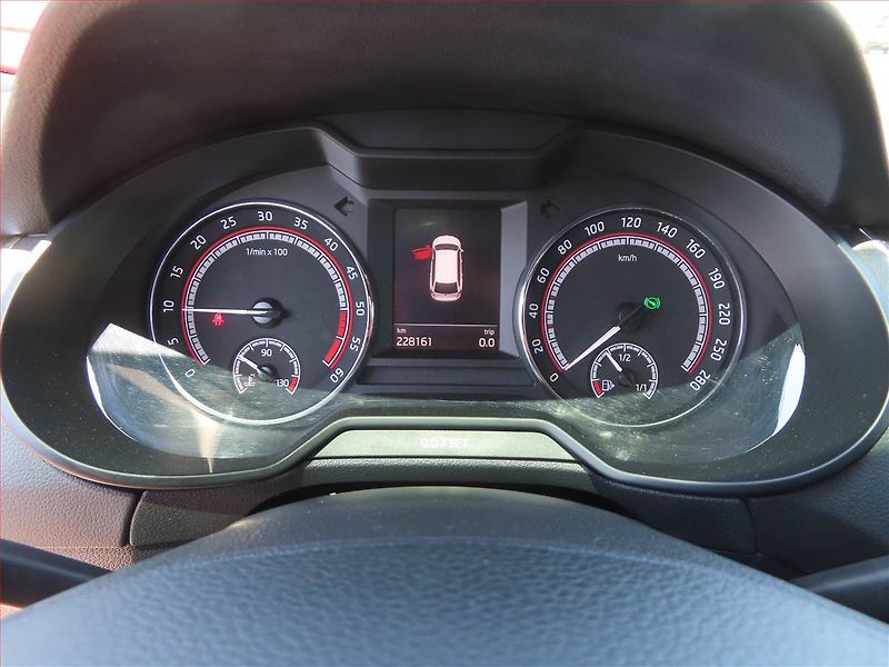 Škoda Octavia (2018) RS 2.0 TDI 4x4 DSG, 4X4 - fotka 11 z 22