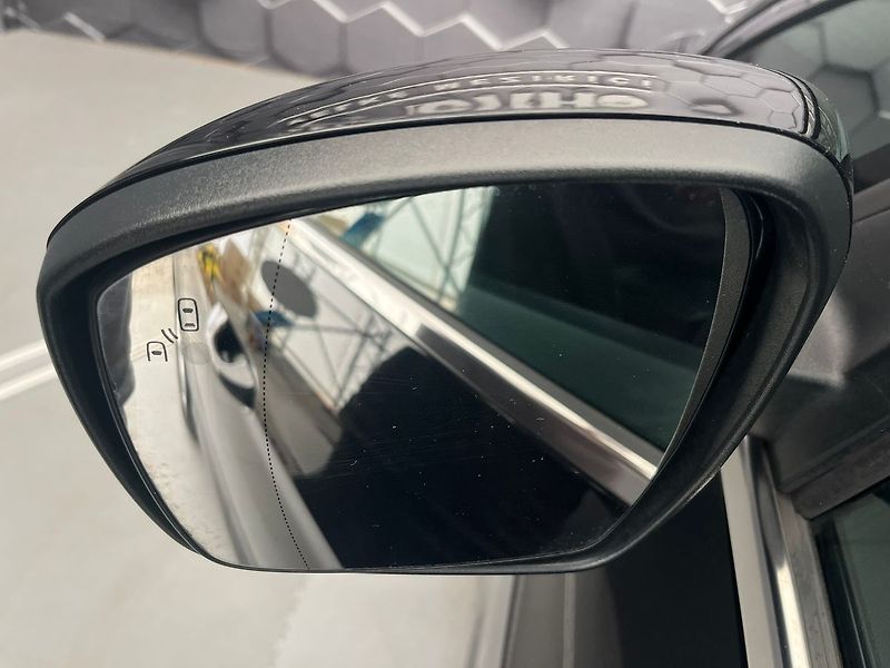 Ford S-MAX 2,5 HEV Titanium 7míst - fotka 30 z 70